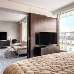 Renaissance Paris Arc De Triomphe Hotel