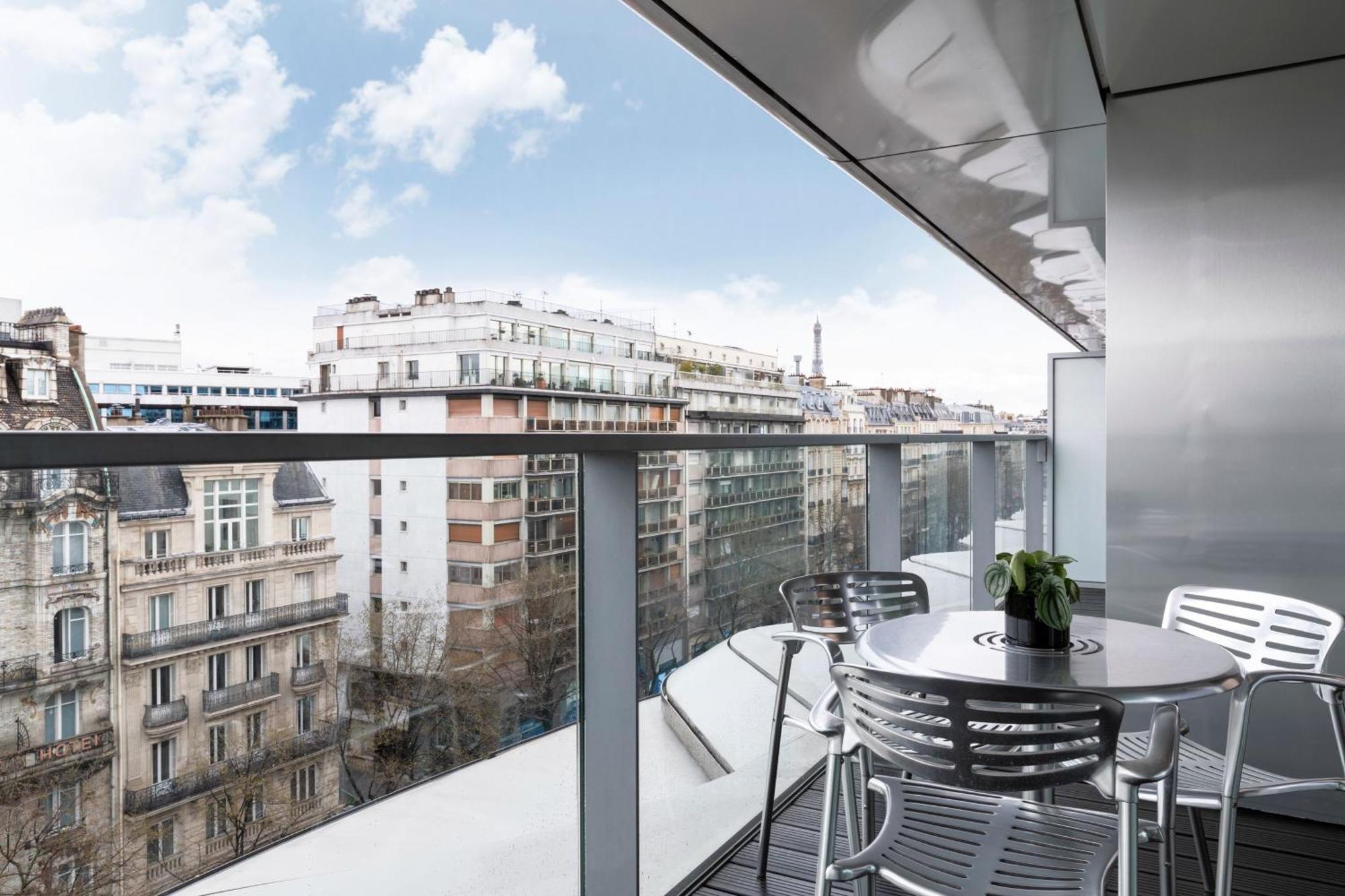 Renaissance Arc De Triomphe