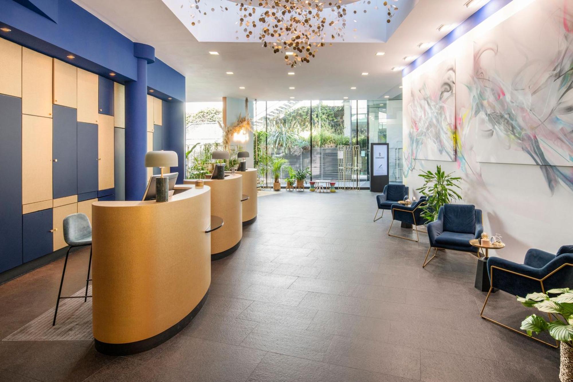 Renaissance Arc De Triomphe