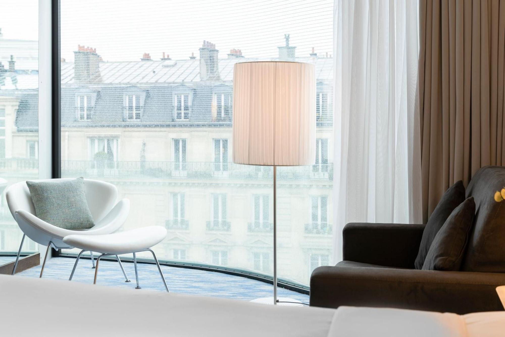 Renaissance Arc De Triomphe 5*