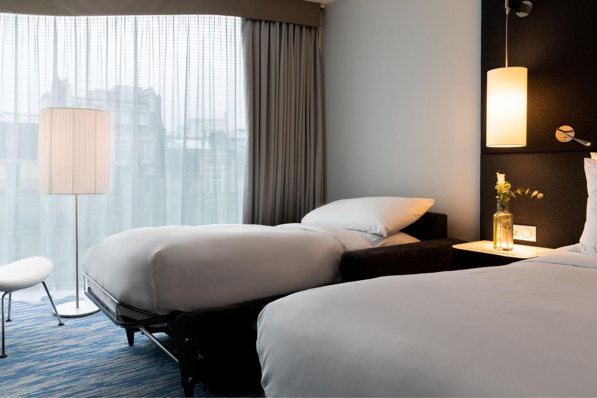 Hotel Renaissance Arc De Triomphe Parigi