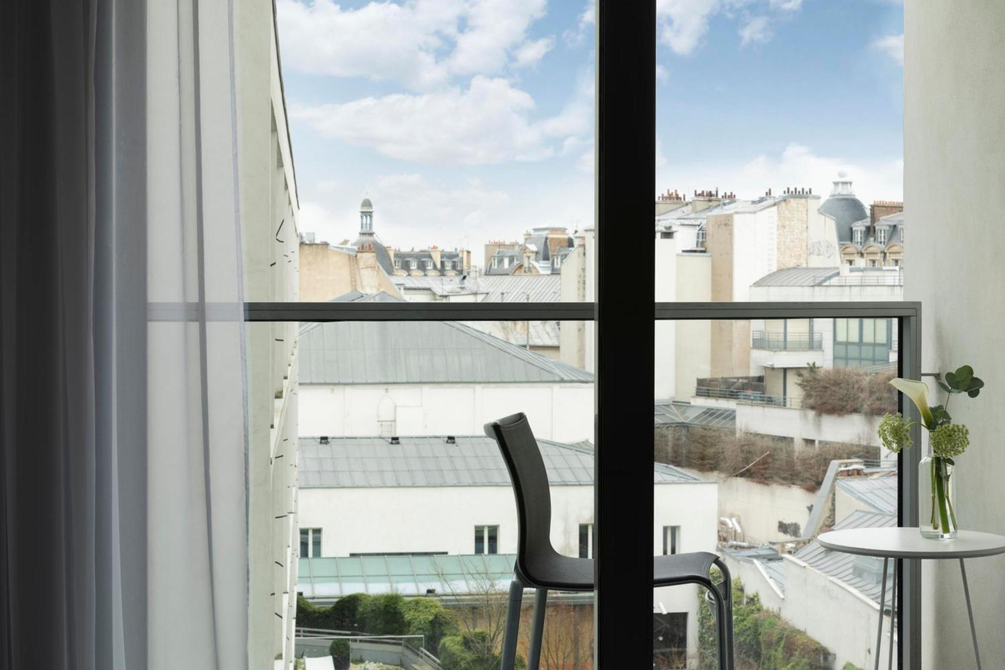 Hotel Renaissance Arc De Triomphe