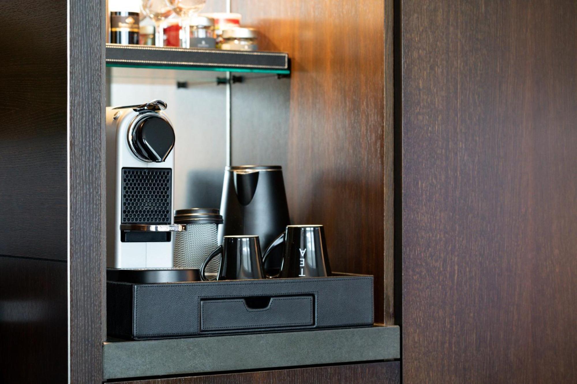 Renaissance Arc De Triomphe 5*