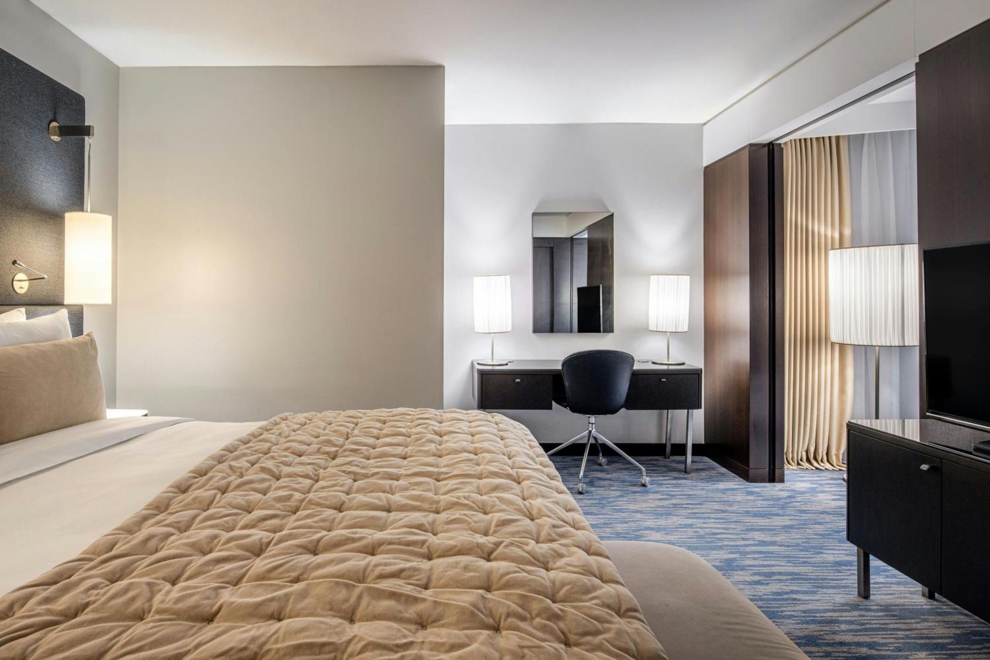 Renaissance Arc De Triomphe Hotel Parigi