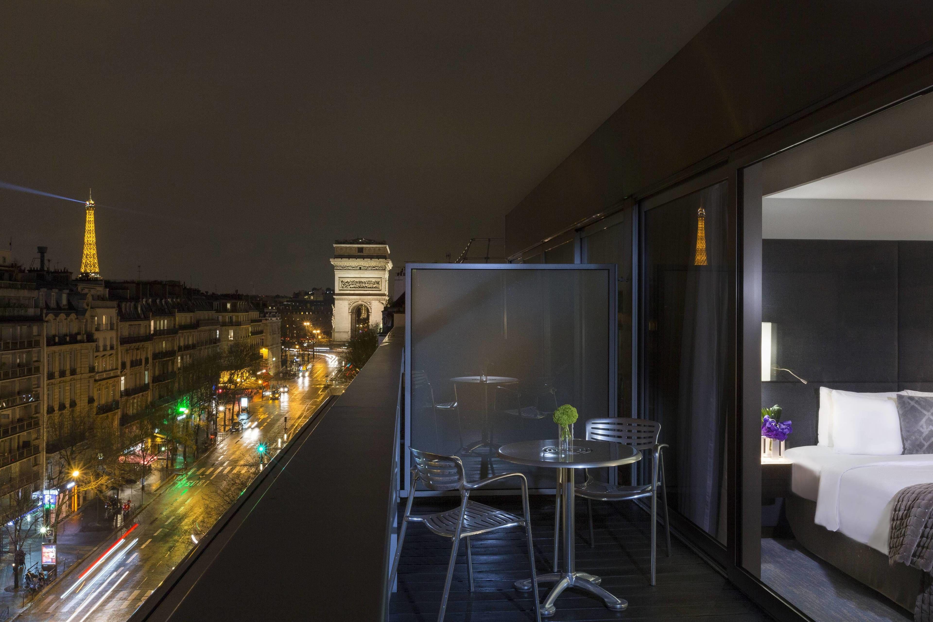 Renaissance Arc De Triomphe Hotel 5*