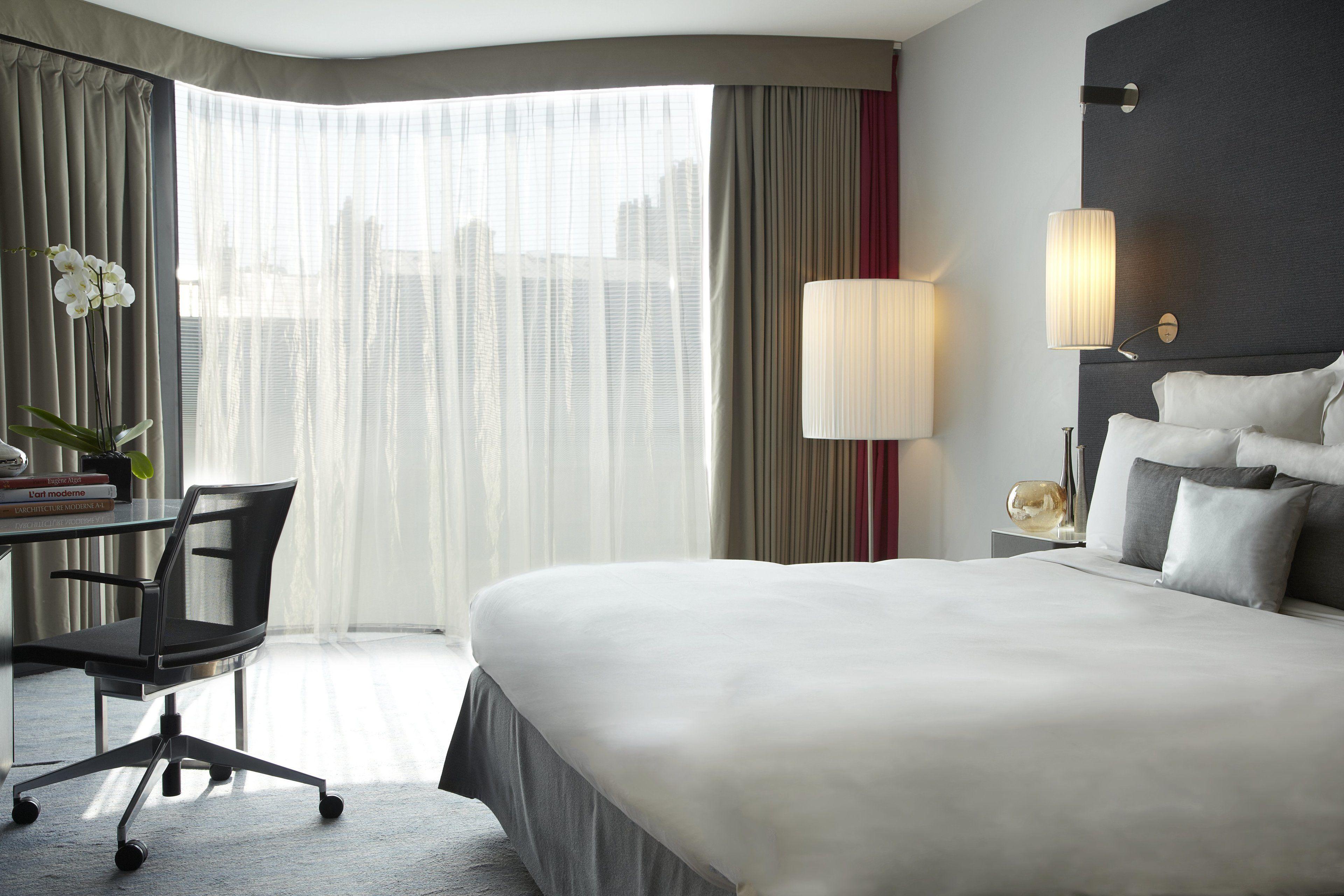 Renaissance Arc De Triomphe