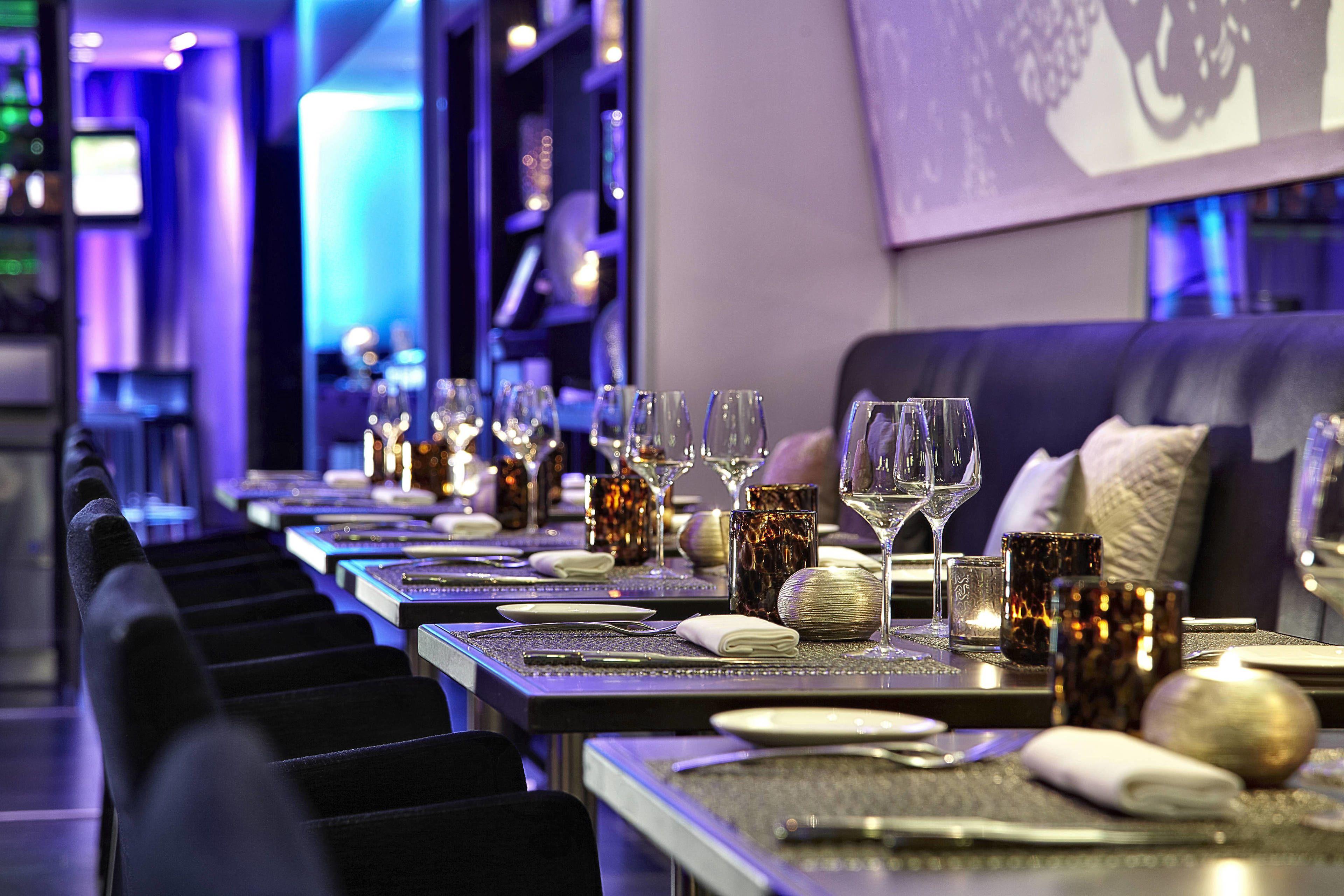 Renaissance Arc De Triomphe