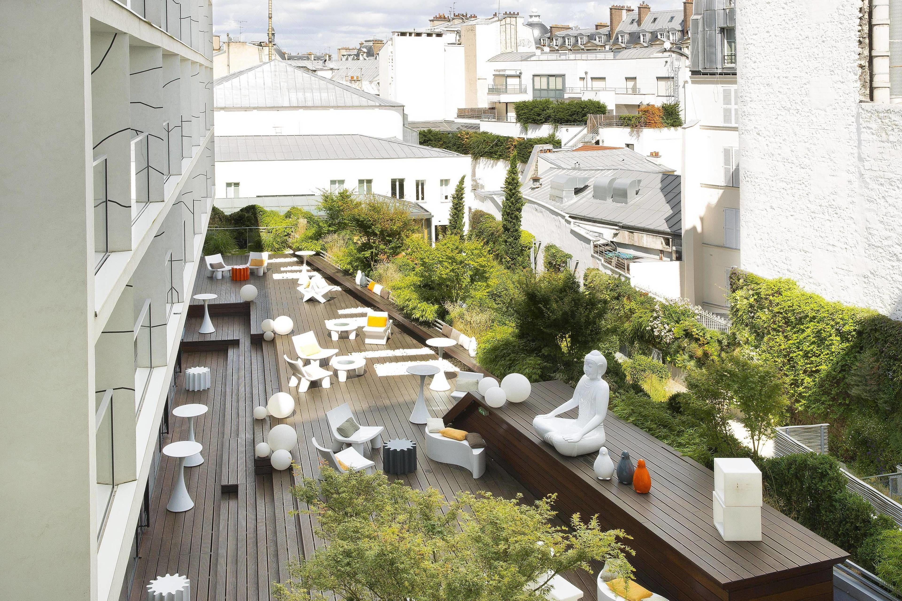 Renaissance Arc De Triomphe 5*