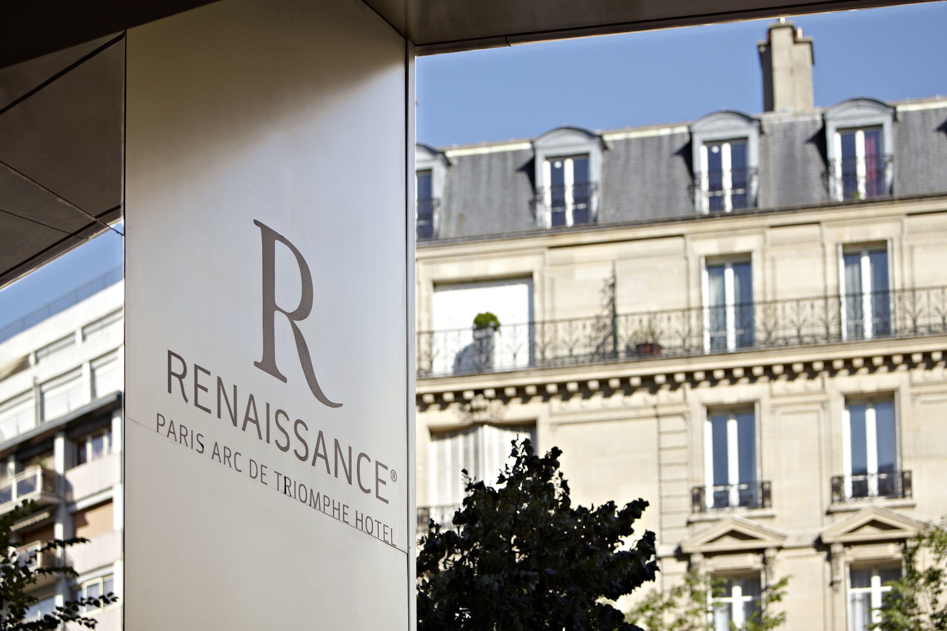 Hotel Renaissance Arc De Triomphe 5*