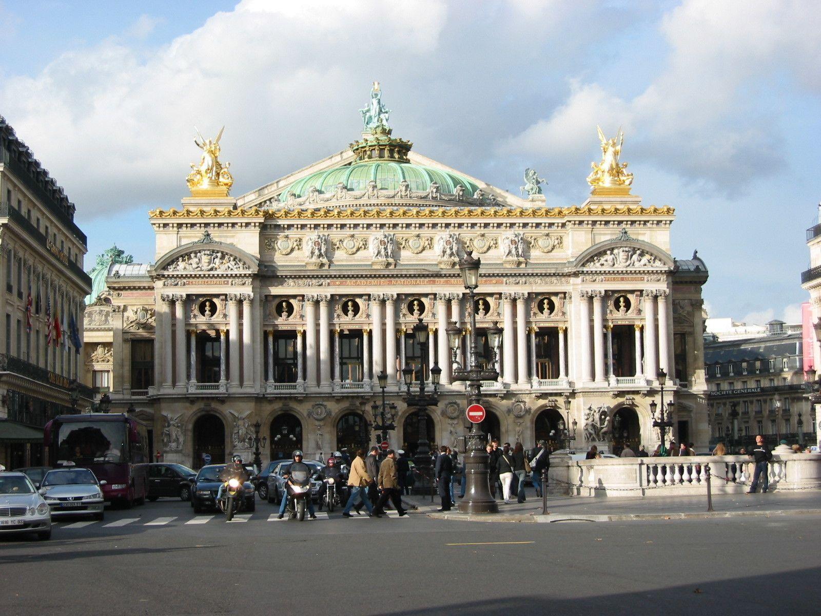 Renaissance Arc De Triomphe 5*