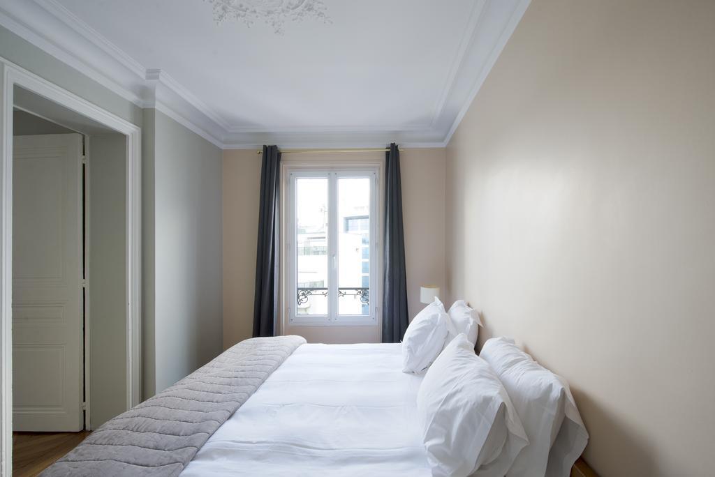Renaissance Arc De Triomphe Hotel