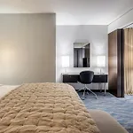 Renaissance Paris Arc De Triomphe Hotel